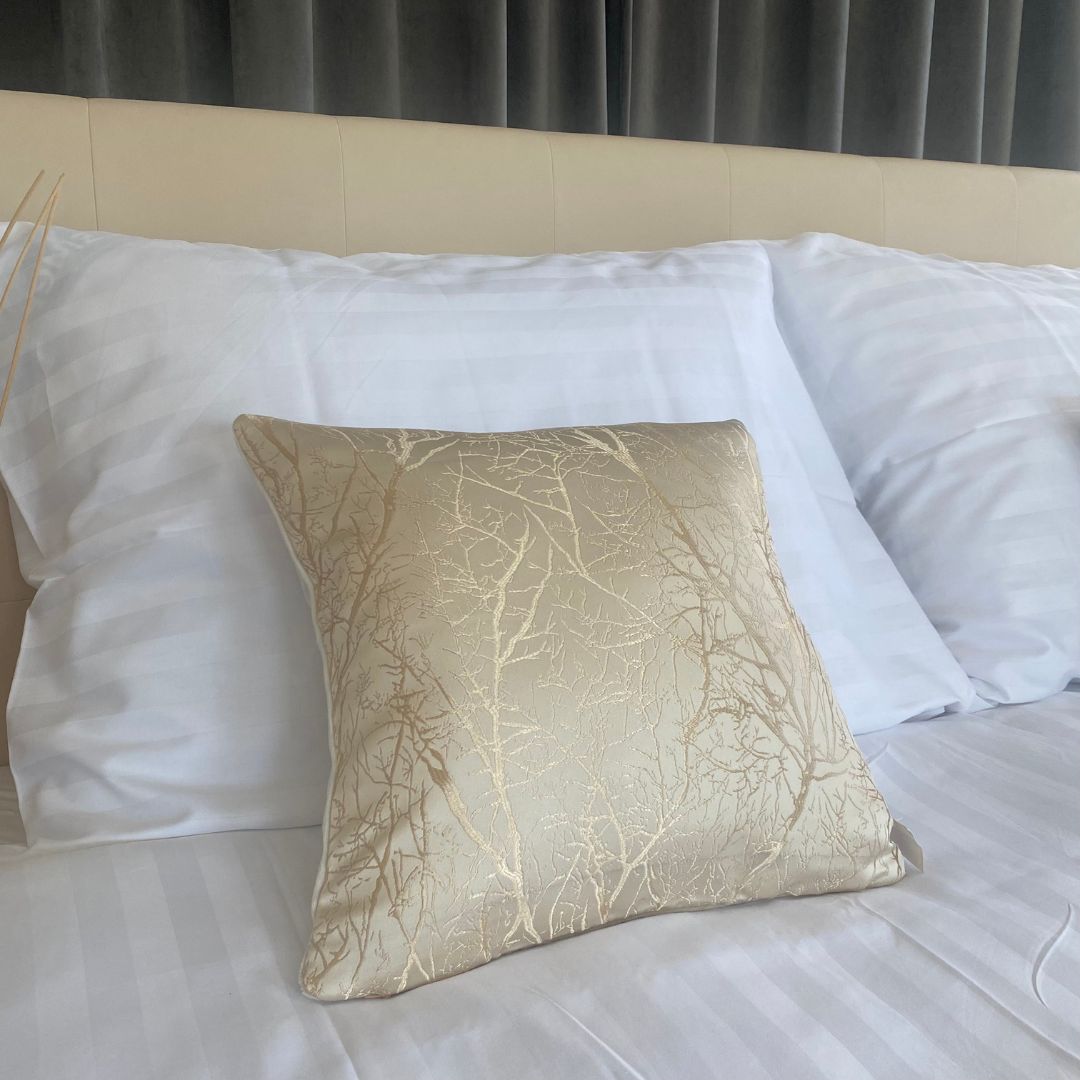 Branch velvet decorative pillow - 45x45 cm