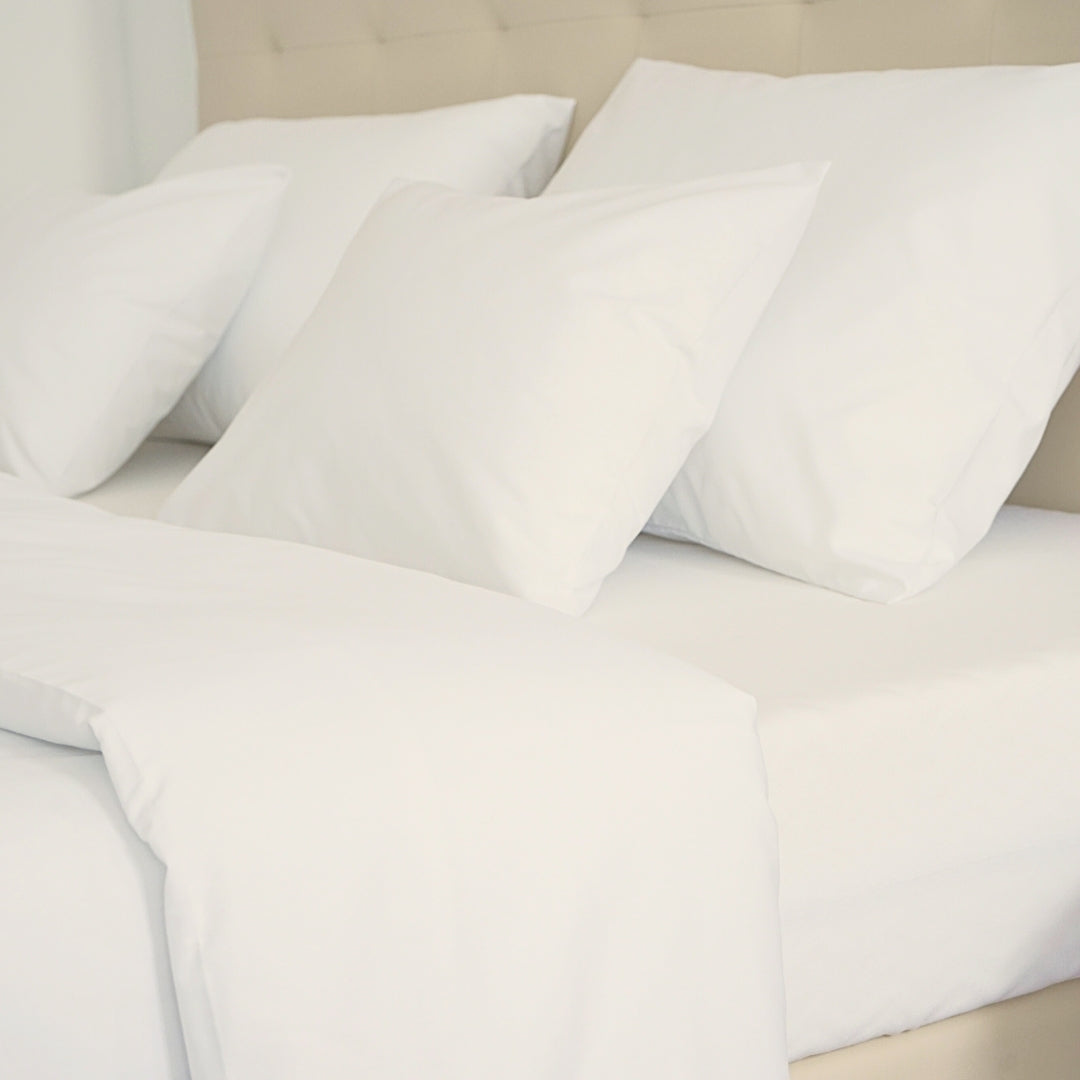 Hotel pamutvászon ágyneműhuzat - 50% Pamut - 50% PE - áthajtós - 3 db-os szett - 142 gr/m2 - csomagos