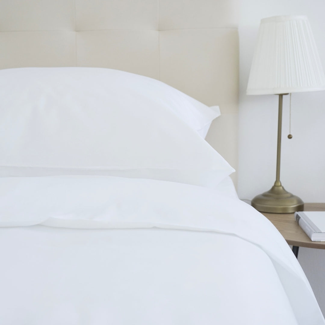 Weißes Satin-Bettlaken-Set, 100 % Baumwolle – mit Reißverschluss – 2er-Set – 130 g/m2