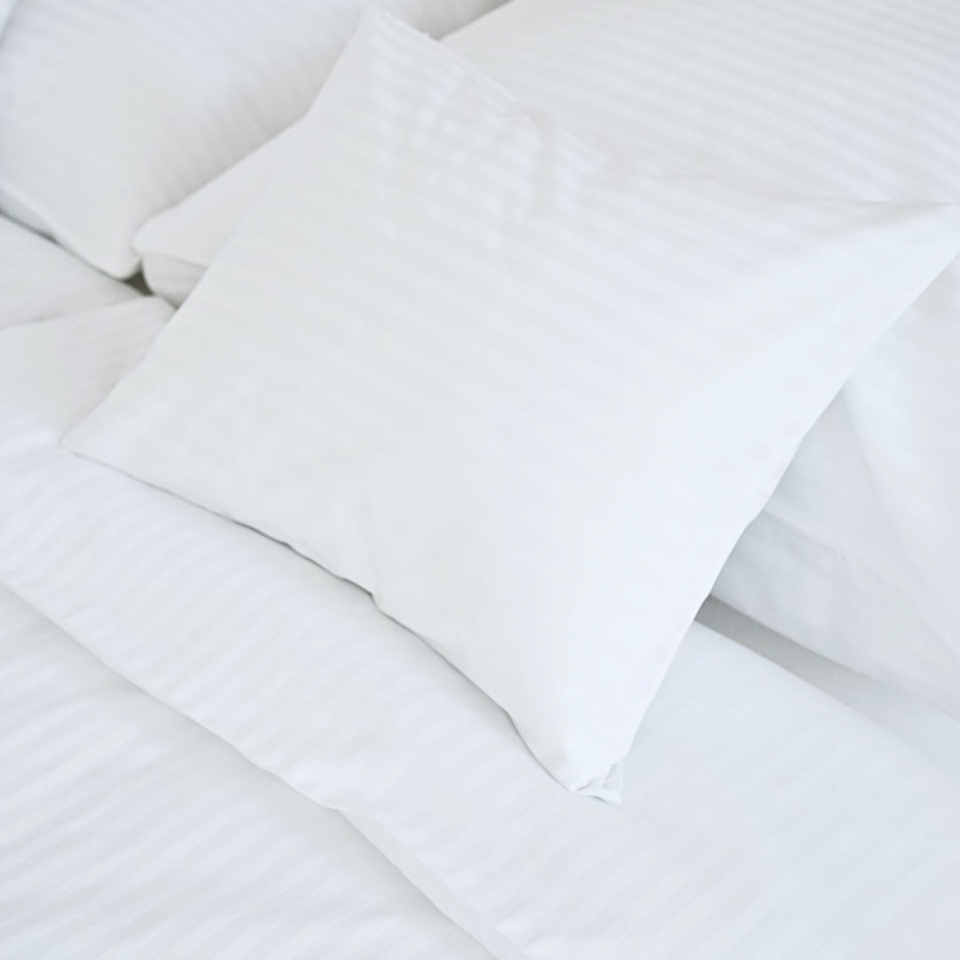 Hotel-Satin-Bettlakenset mit 1 cm Streifen, 100 % Baumwolle – zum Umklappen – 3er-Set – 140 g/m² – verpackt