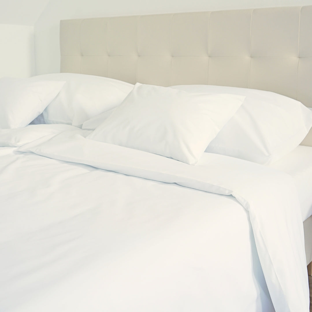 Hotel pamutvászon ágyneműhuzat - 50% Pamut - 50% PE - áthajtós - 3 db-os szett - 142 gr/m2 - csomagos