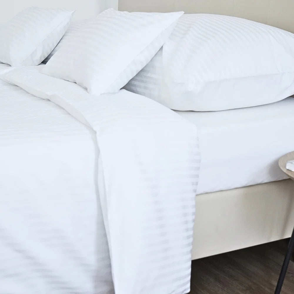 Hotel damask 1 cm striped bed linen set 100% cotton - fold-over - set of 3 - 140 gr/m2