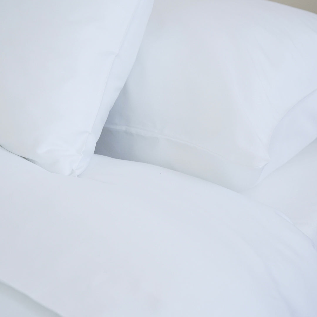 Weißes Satin-Bettlaken-Set, 100 % Baumwolle – mit Reißverschluss – 3er-Set – 130 g/m2