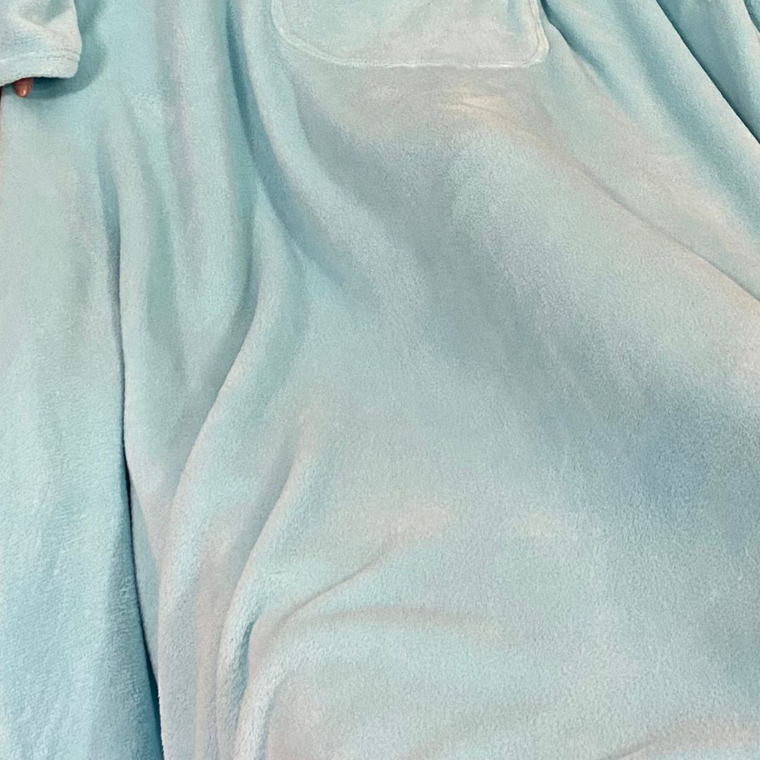 Cozy belebújós pléd ujjakkal - Türkizkék