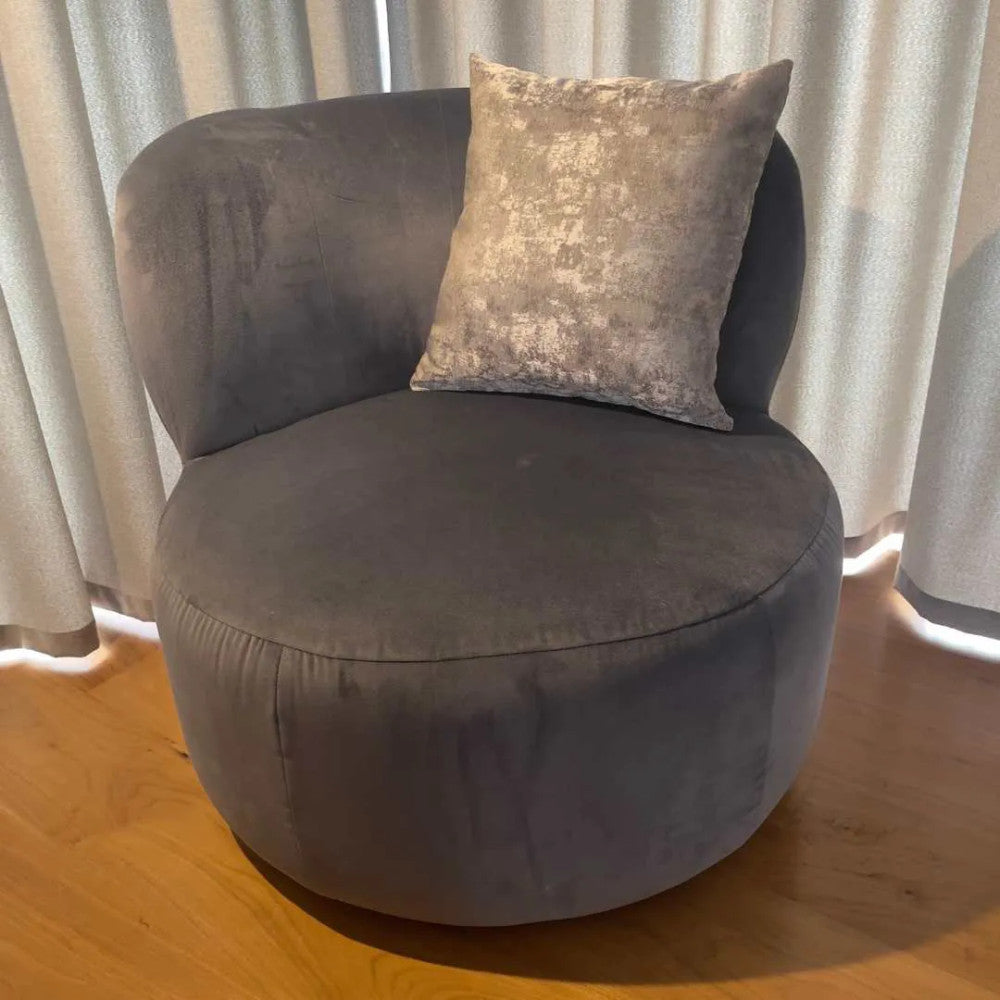 Dekoratives silbernes Kissen - 40x40 cm