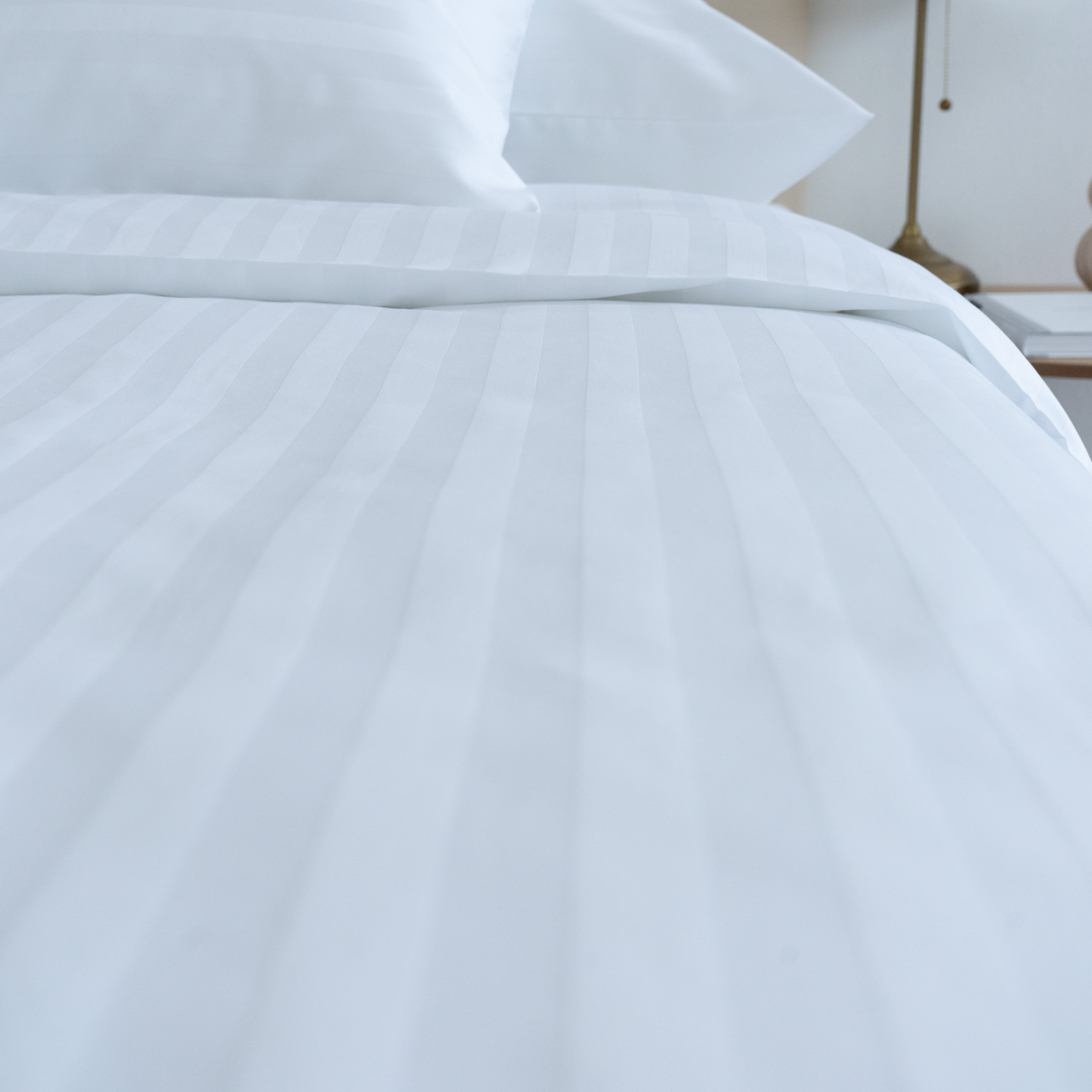 Hotel-Satin-Bettlakenset mit 2 cm Streifen, 100 % Baumwolle, zum Umschlagen, 3er-Set, 140 g/m², verpackt