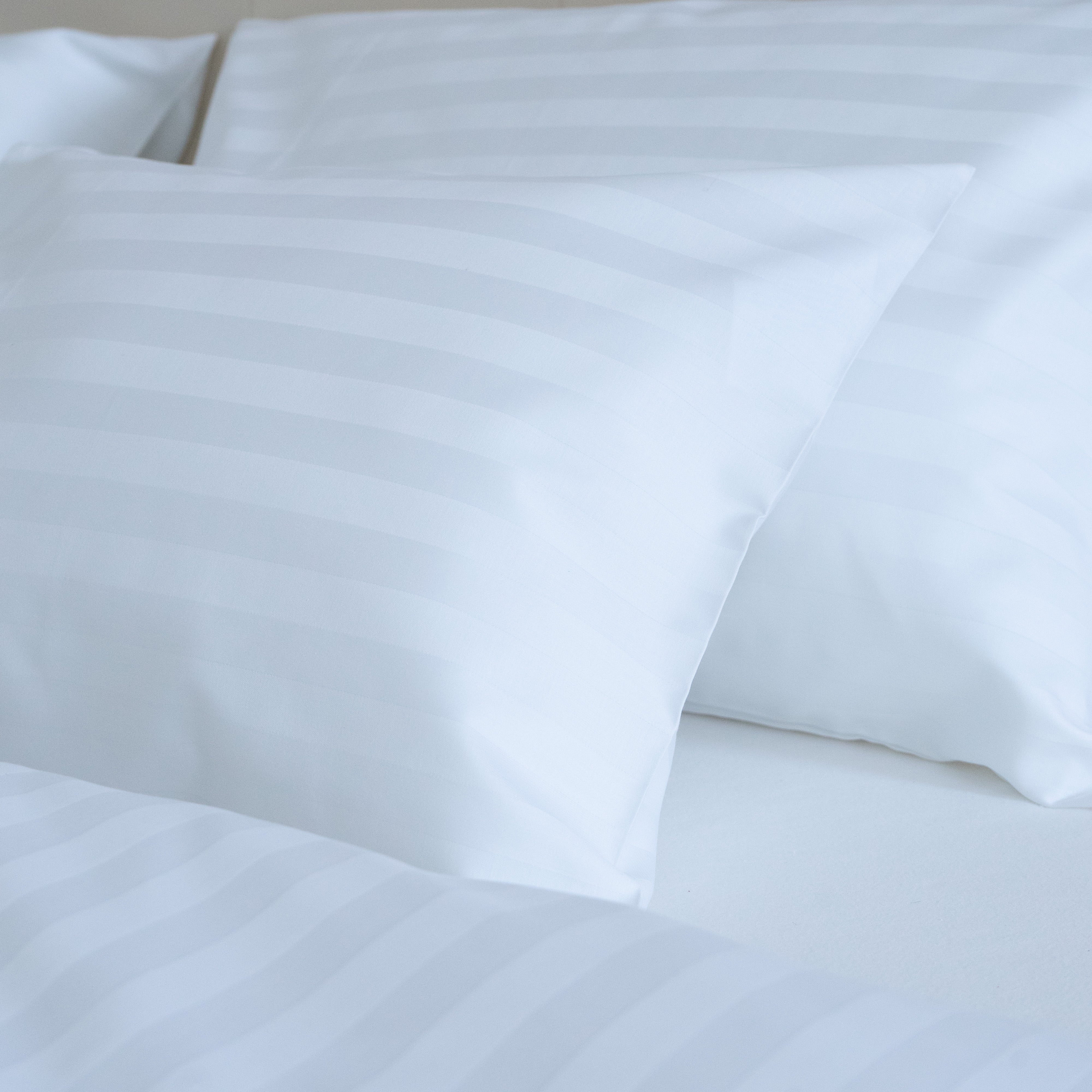 Hotel-Damast-Bettwäscheset mit 2 cm Streifen, 100 % Baumwolle, zum Umschlagen, 3er-Set, 140 g/m²