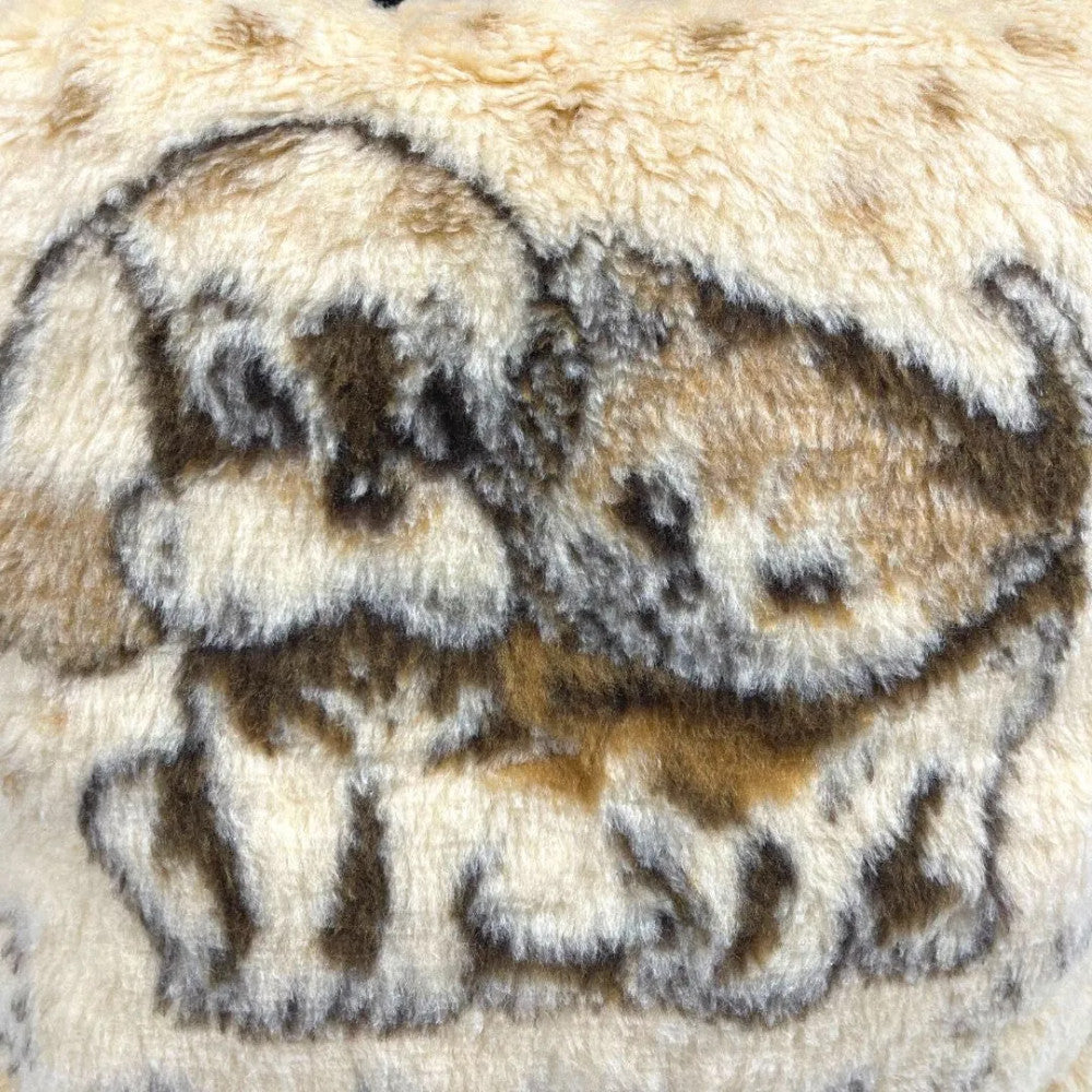 Furry animal patterned cushion - 40x40 cm
