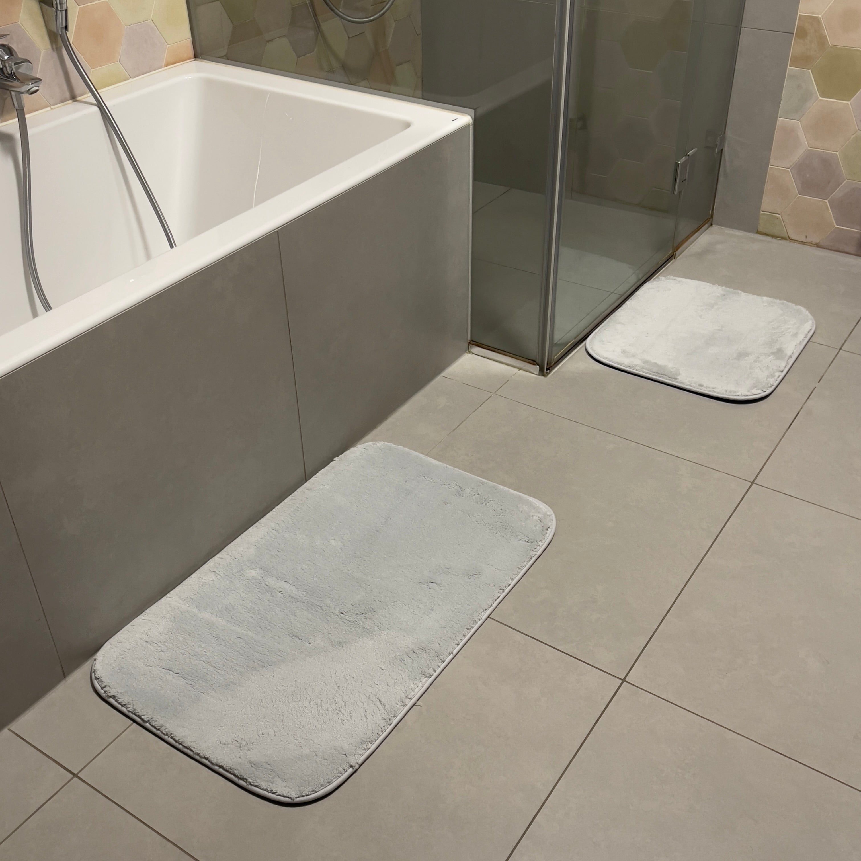 Hellgraues Badezimmerteppich-Set - 2-teilig - 50x80, 40x50 cm