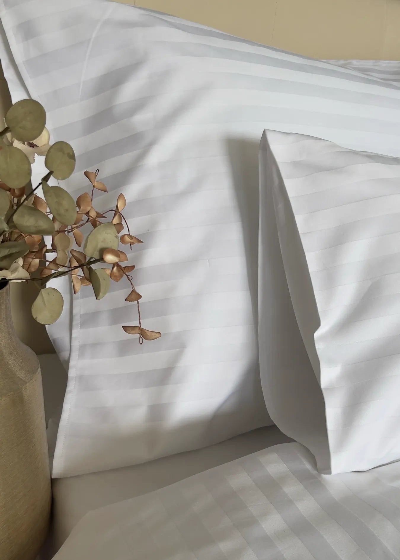 Hotel-Satin-Bettlakenset mit 2 cm Streifen, 100 % Baumwolle, zum Umschlagen, 3er-Set, 140 g/m², verpackt