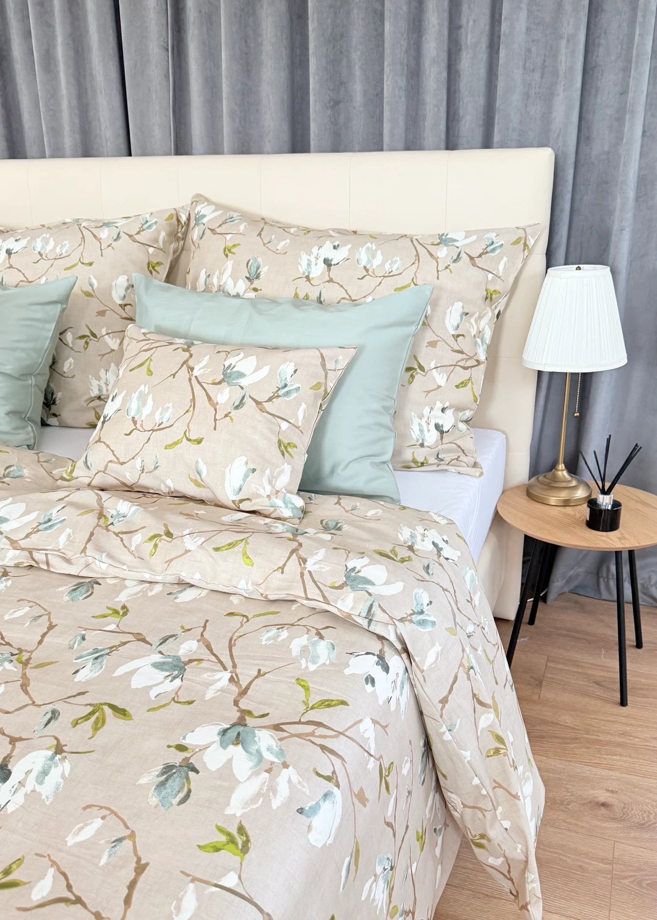 Mint solid satin bed linen set - TC 300