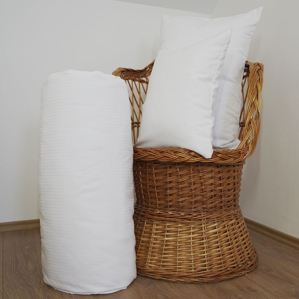 Elegantes gestreiftes Polyester-Satin-Bettlaken – 100 % PE – Spannbettlaken – 3er-Set – 130 g/m² – verpackt