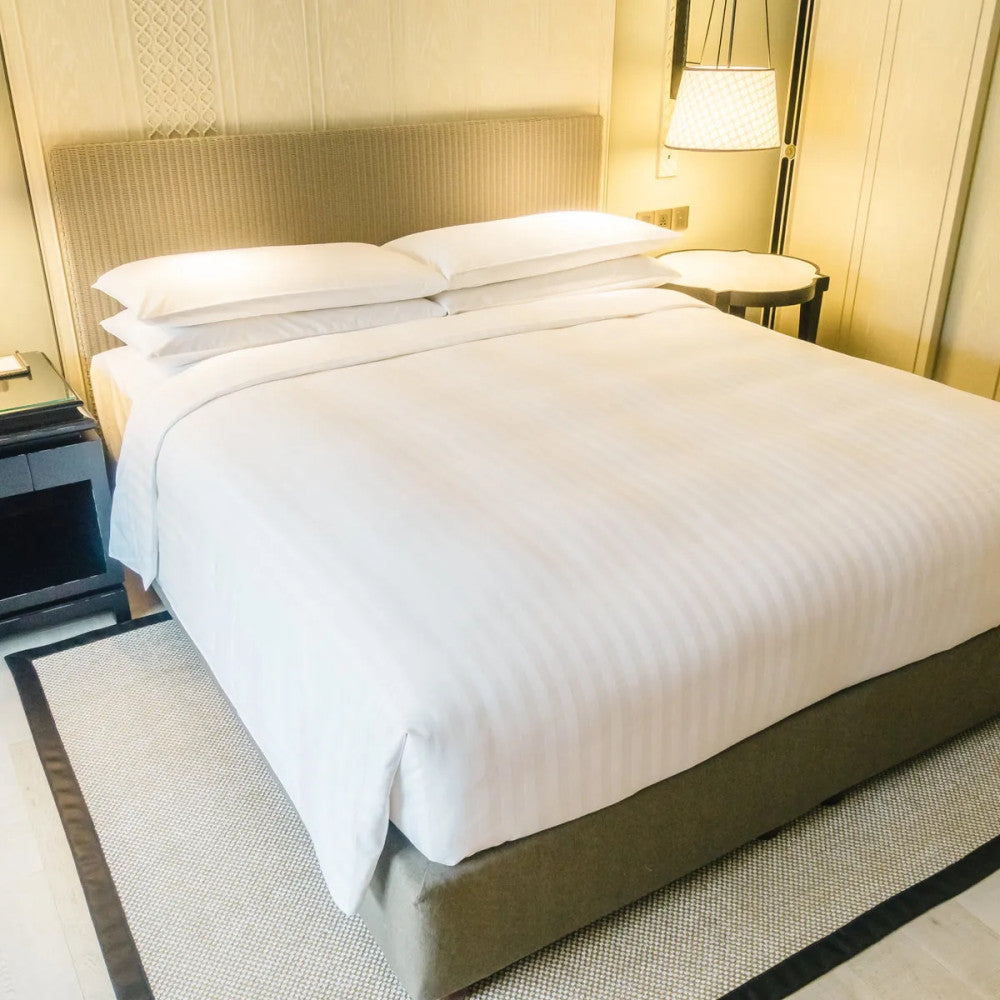 Szállodai damaszt csíkos paplanhuzat – 100% Pamut - cipzáras - 130 gr/m2 - csomagos