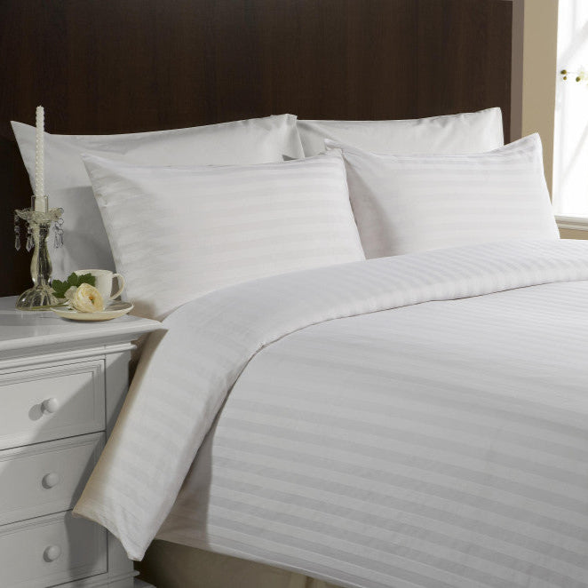 Szállodai damaszt csíkos párnahuzat – 50% PAM - 50% PE - cipzáras