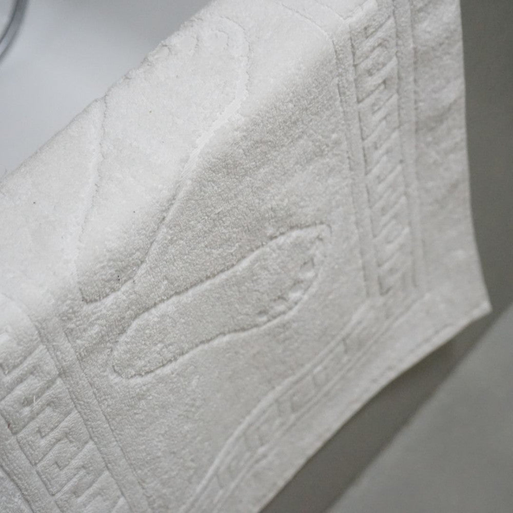 Bathtub exit - white with footrest - 600 gr/m2 - packaged