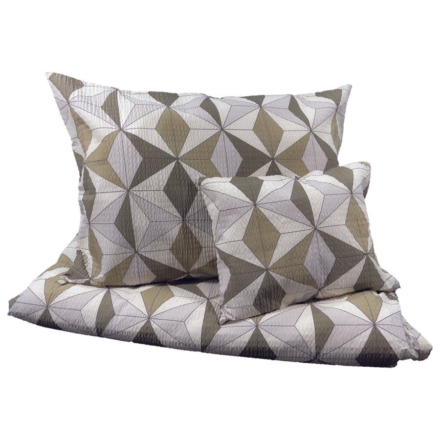 Crepe pillowcase - Khaki geometric pattern