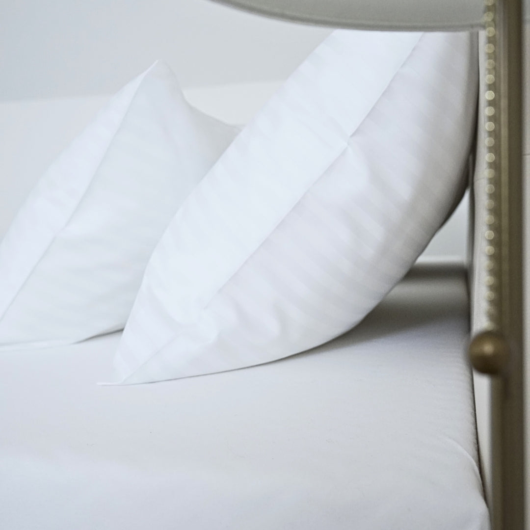 Hotel-Damast-Bettwäscheset mit 1 cm Streifen, 100 % Baumwolle, zum Umschlagen, 3er-Set, 140 g/m²