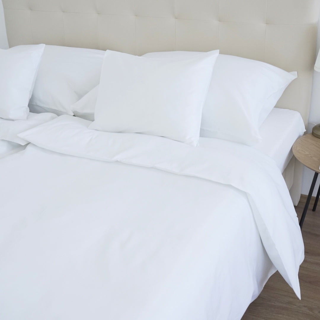 White satin bed sheet set 100% cotton - zippered - set of 3 - 130 g/m2