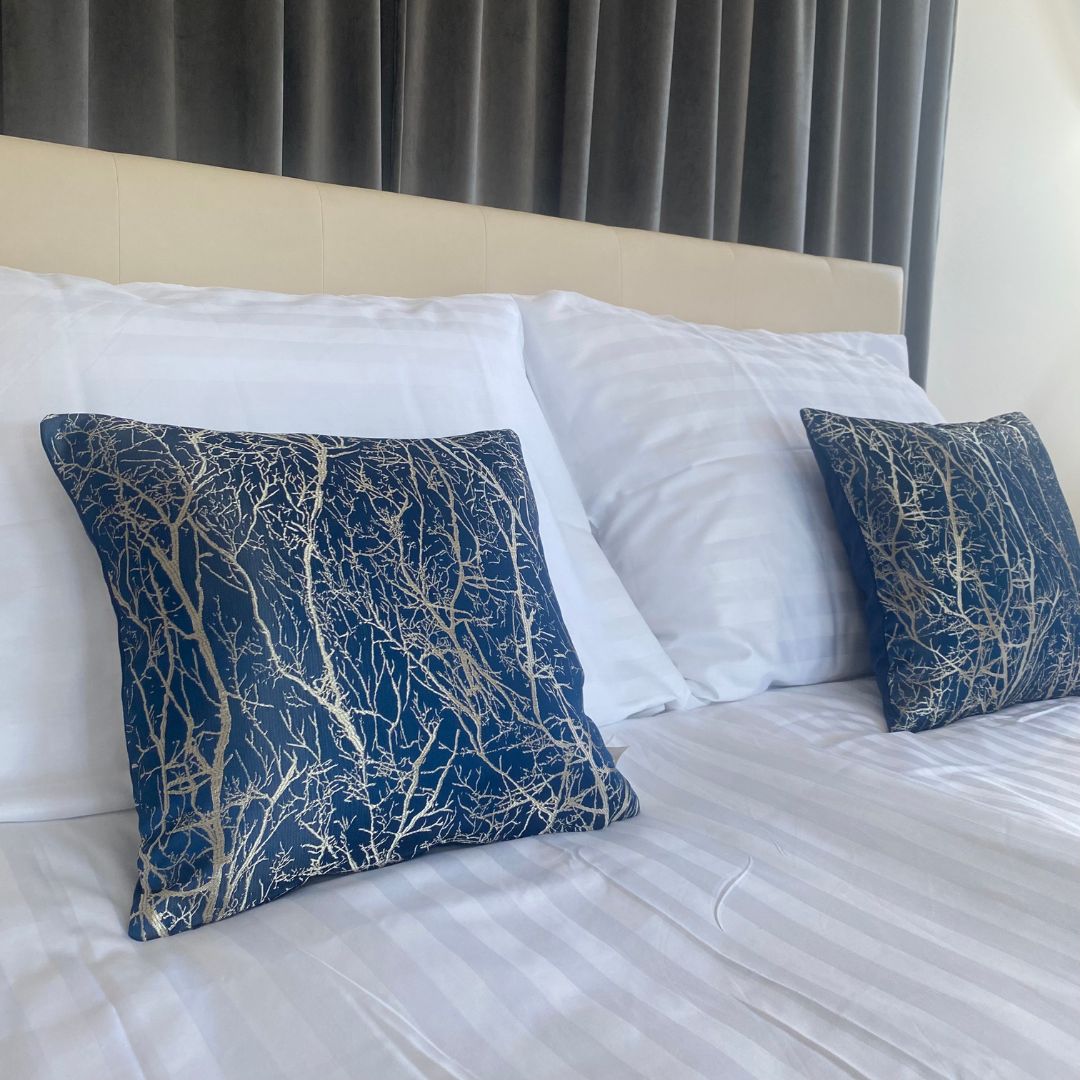 Branch velvet decorative pillow - 45x45 cm