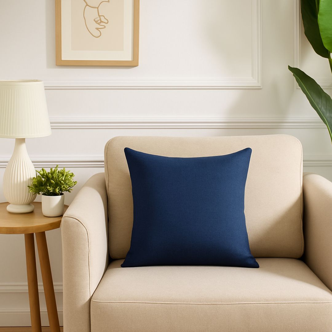Dunkelblaues Dekokissen - mit Einlage - 45x45 cm