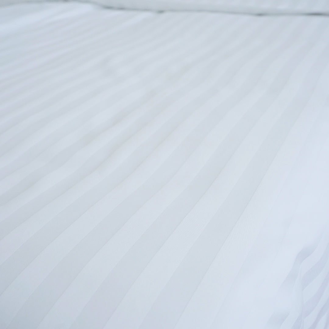 Hotel szatén 2 cm csíkos ágyneműhuzat - 50% Pamut - 50% PE - áthajtós - 2 db-os szett - 140 gr/m2 - csomagos