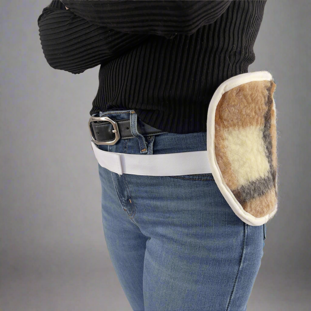 Gyapjú barna kockás vesemelegítő és hengerpárna - szett