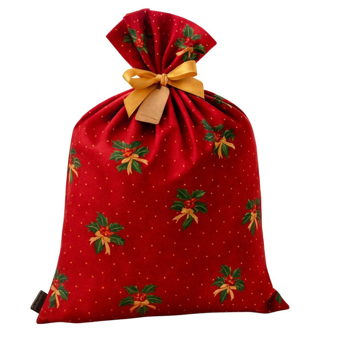 Red star zippered pillow with insert