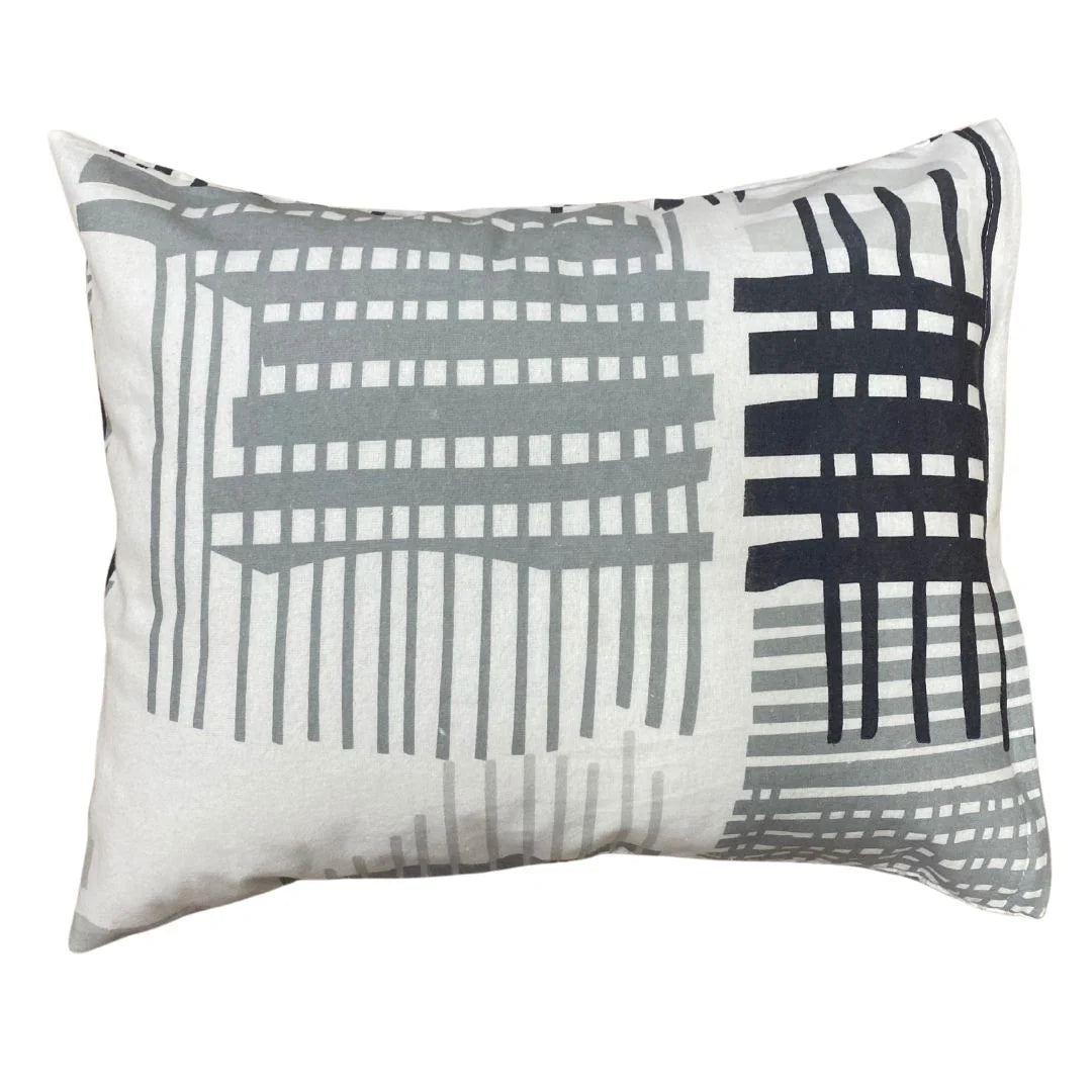 Urban Grid flanel párnahuzat – modern városi elegancia