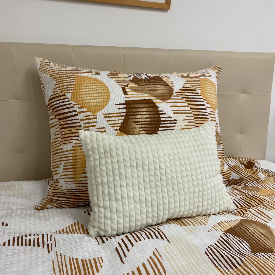 Cream decorative pillow - 35x55 cm