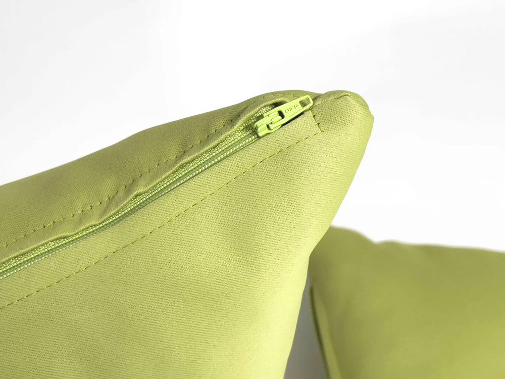 Decorative pillow - with insert - zipper - BLACK OUT