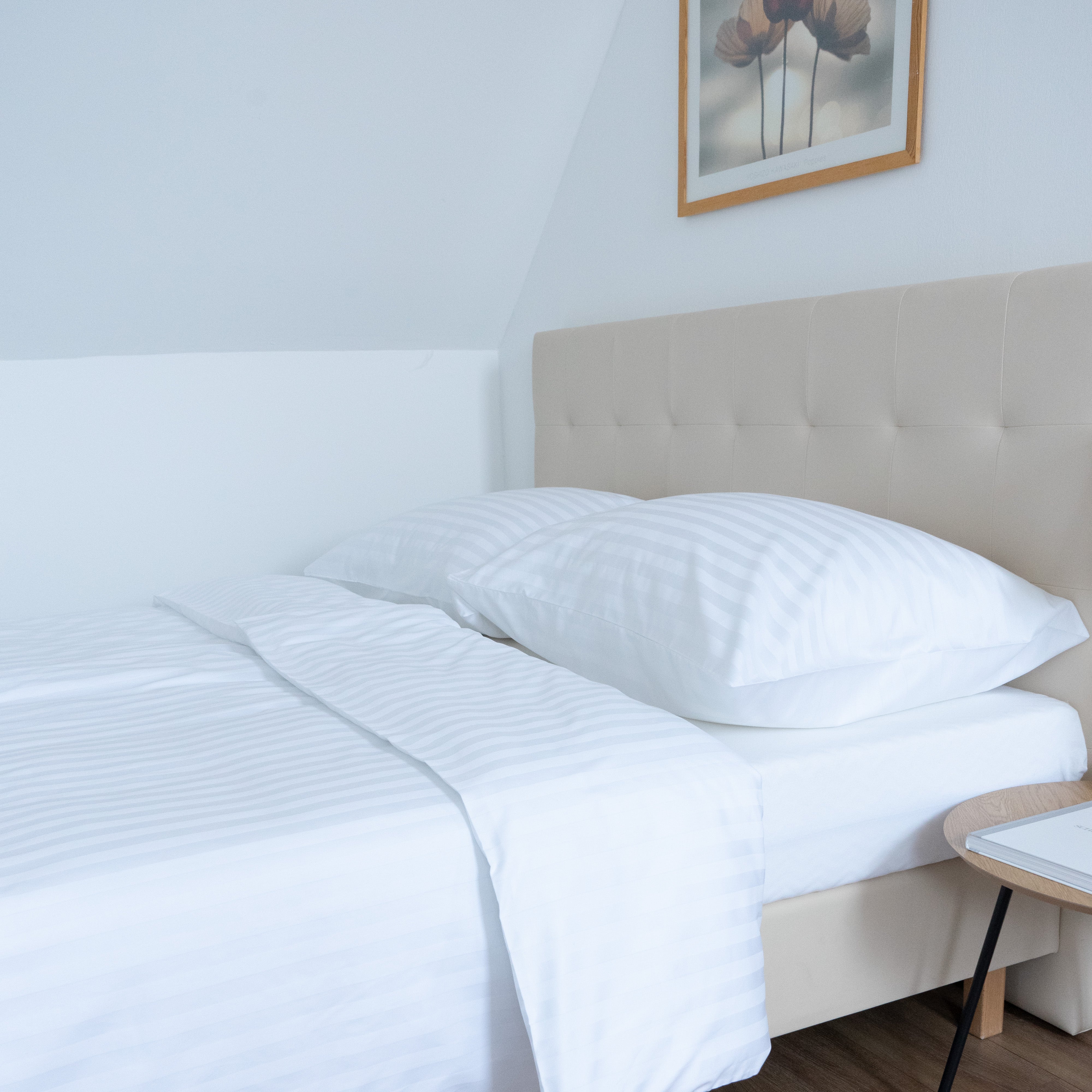 Hotel szatén 2 cm csíkos ágyneműhuzat garnitúra 100% pamut - áthajtós - 2 db-os szett - 140 gr/m2 - csomagos