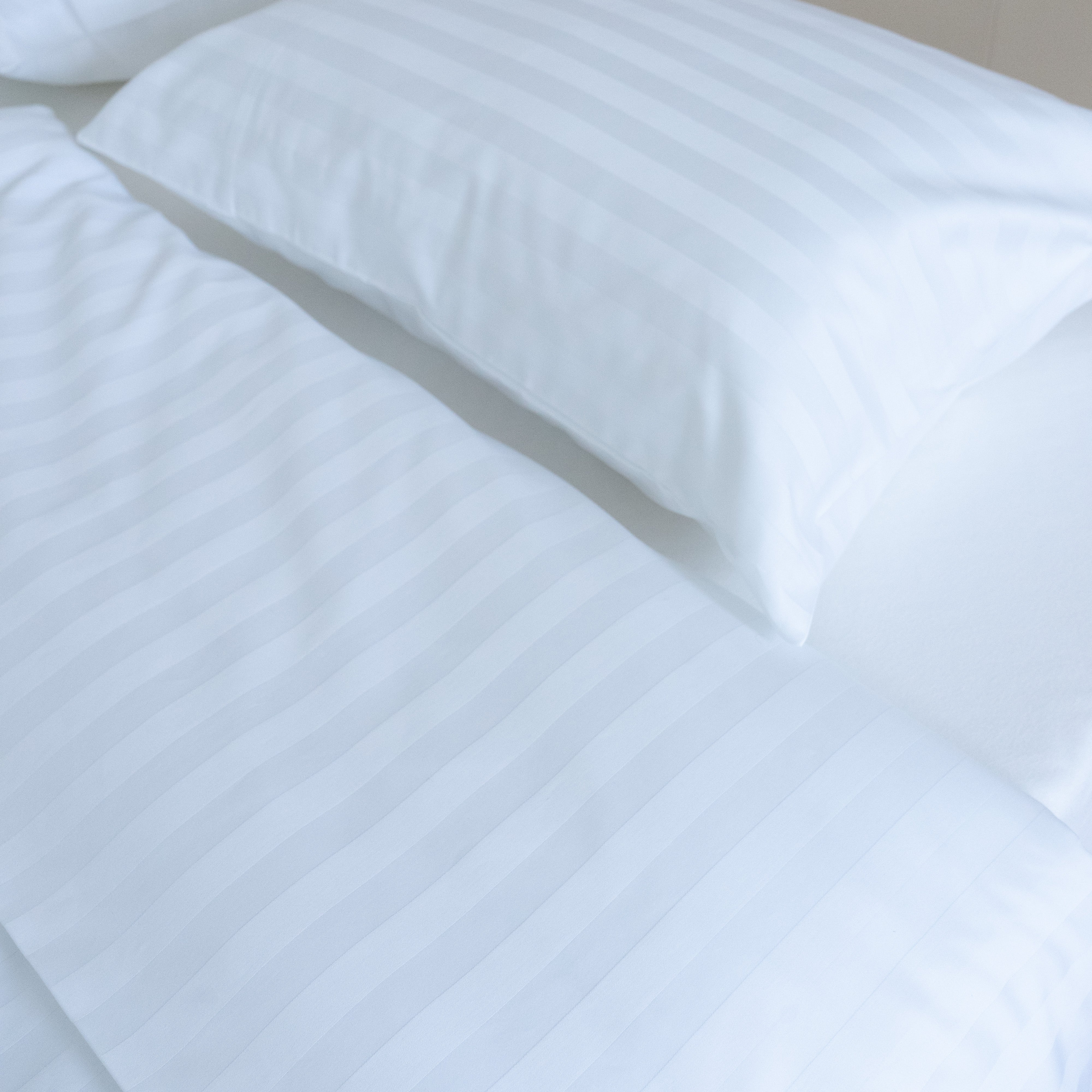 Hotel satin 2 cm striped bed sheet set 100% cotton - fitted - set of 2 - 140 gr/m2 - packaged