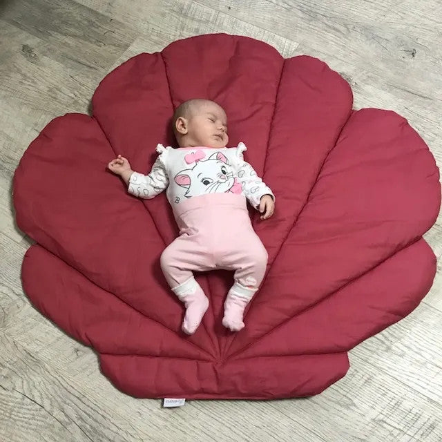 Shell children's play mat and blanket - raspberry