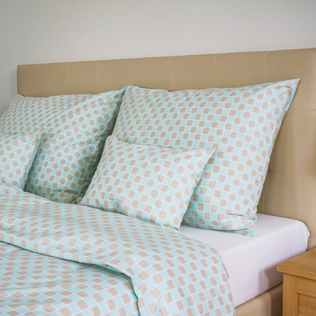 Cotton bed linen set - Light blue checkered