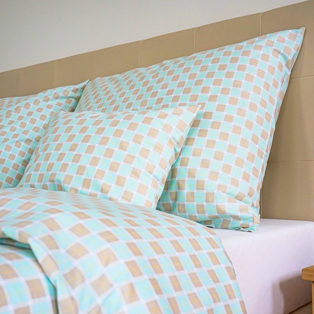 Cotton bed linen set - Light blue checkered