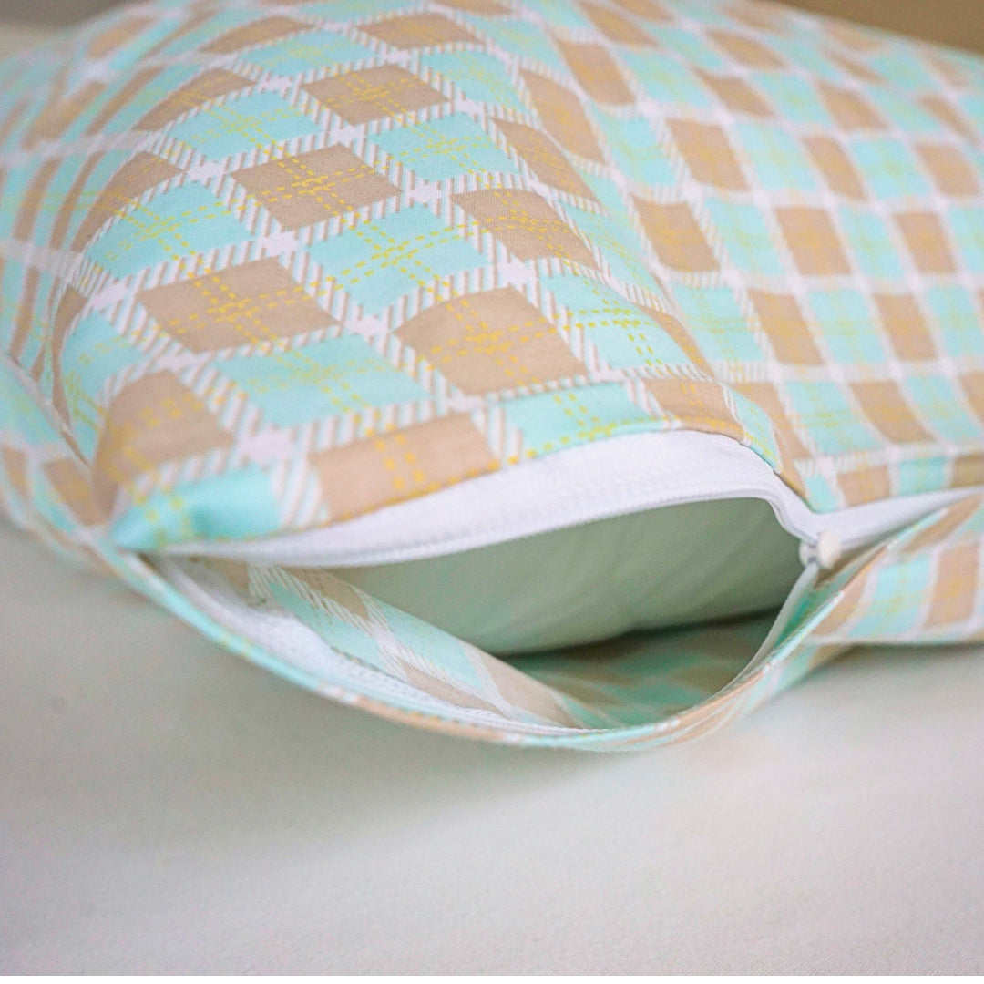 Cotton bed linen set - Light blue checkered