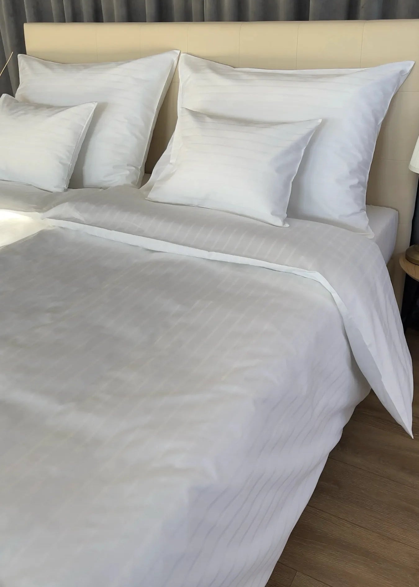 Hotel szatén csíkos ágyneműhuzat - 80% Pamut - 20% PE - áthajtós - 2 db-os szett - 150 gr/m2 - csomagos