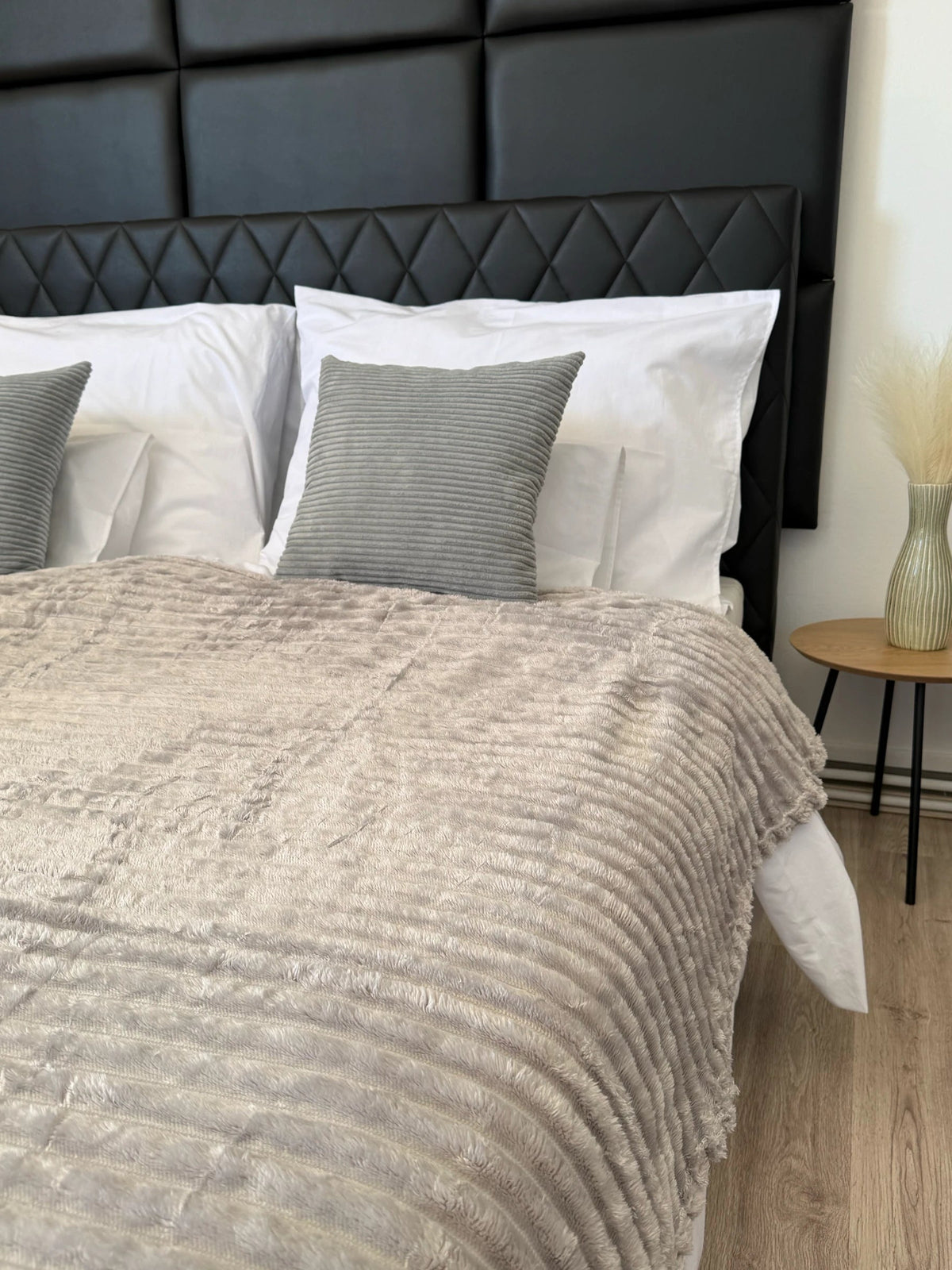 Mittelbraune, weiche Decke