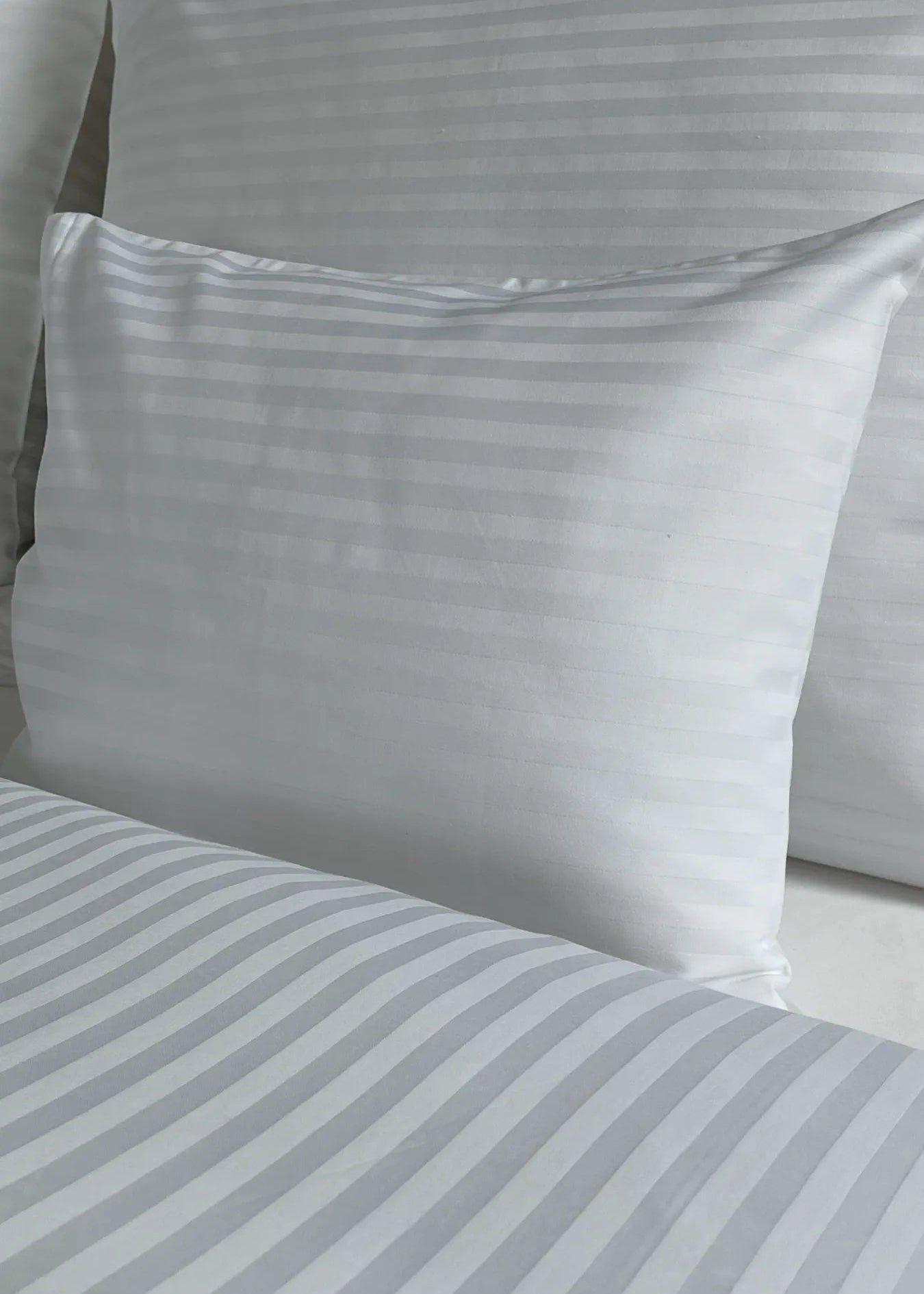 Hotel satin 1 cm striped bed sheet set 100% cotton - fold-over - set of 3 - 140 gr/m2 - packaged