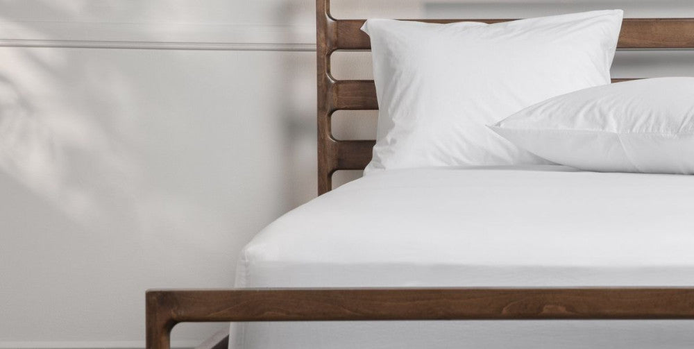 Hotel quality white linen pillowcase - 50% Cotton - 50% PE - fold-over - 142 gr/m2 - packaged