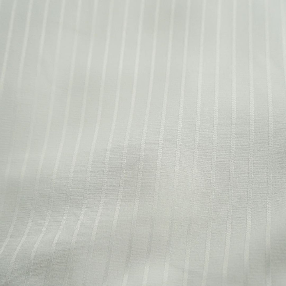 Eleganter gestreifter Kissenbezug aus Polyester-Satin – 100 % Polyester – umklappbar – 130 g/m² – verpackt