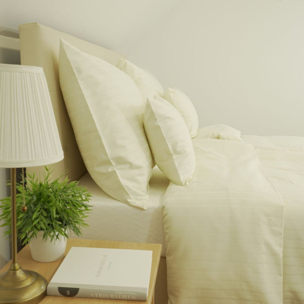 Champagne colored hotel striped bed sheet set - 80% Cotton - 20% PE - fitted - set of 3 - 150 gr/m2 - packaged