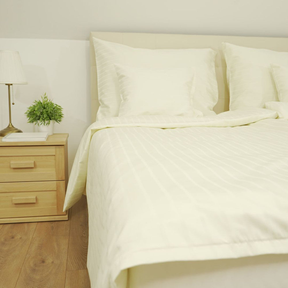 Pezsgő színű hotel csíkos ágyneműhuzat - 80% Pamut - 20% PE - áthajtós - 2 db-os szett - 150 gr/m2 - csomagos