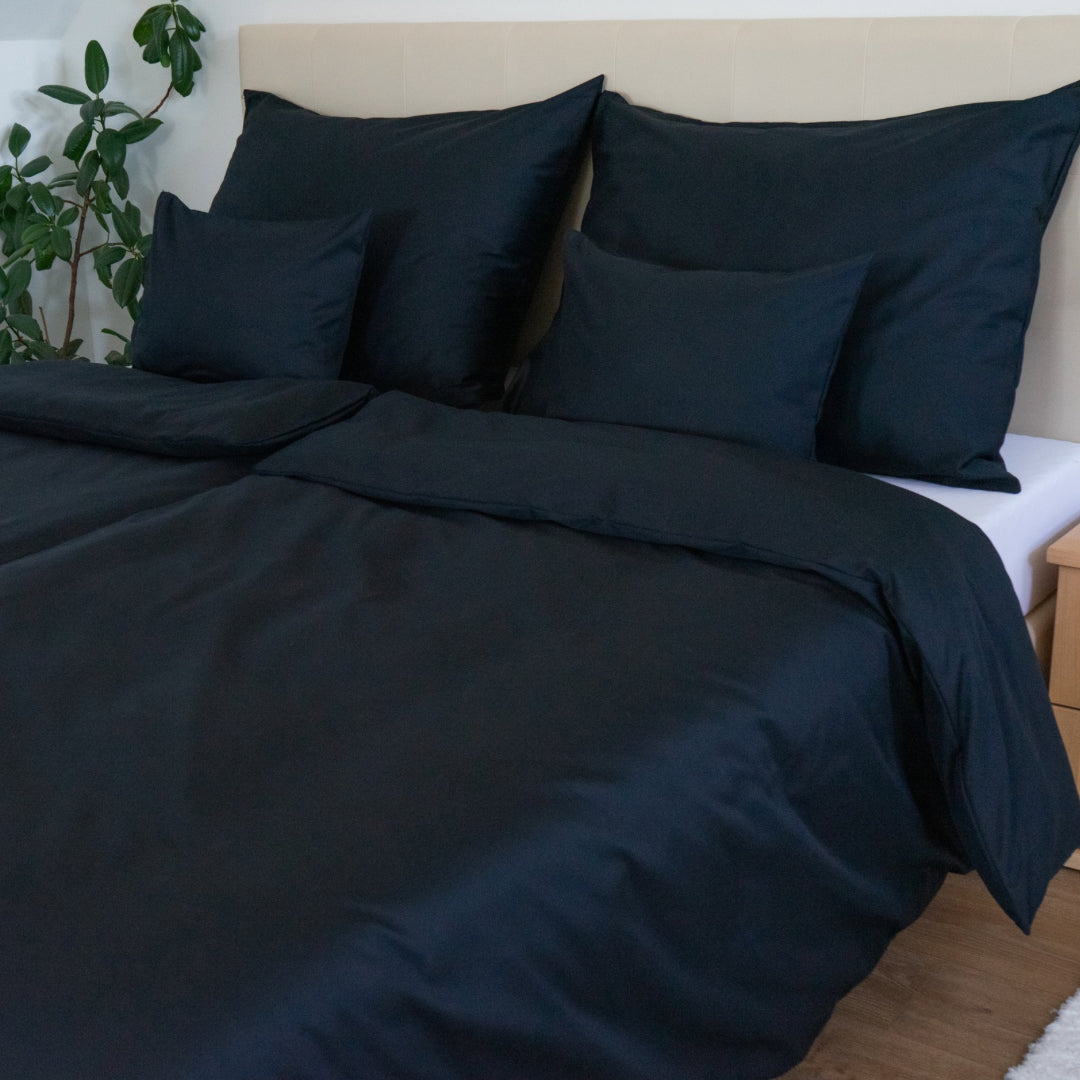 Fekete egyszínű szatén ágyneműhuzat garnitúra - TC 300